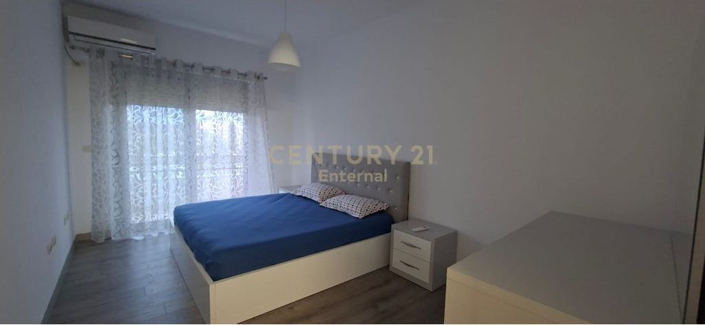 Apartament 3+1+2 per qira tek Liqeni i Thate