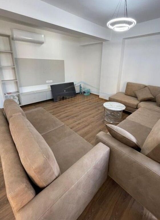 Affitto, Appartamento 2+1+Posto Auto, Residenza Kodra e Diellit 2, Tirana.