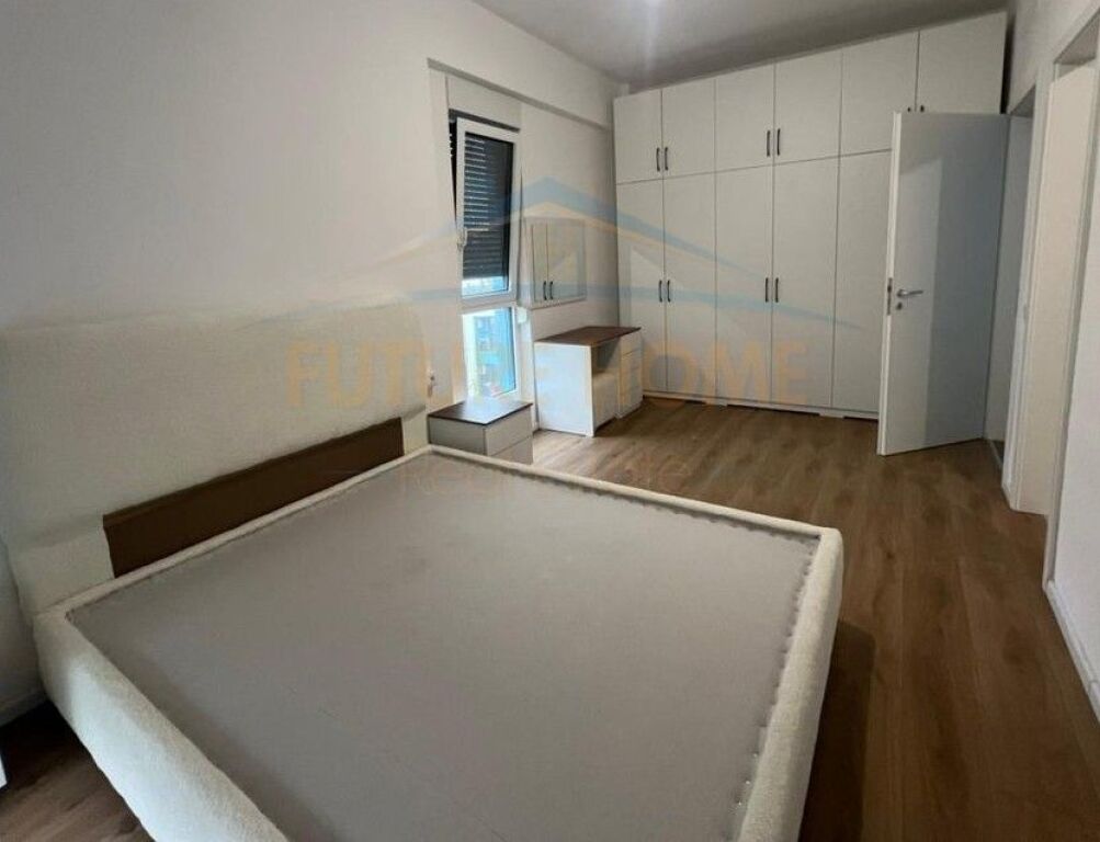 Qera, Apartament 2+1+Post Parkimi, Fresku, Tirane.