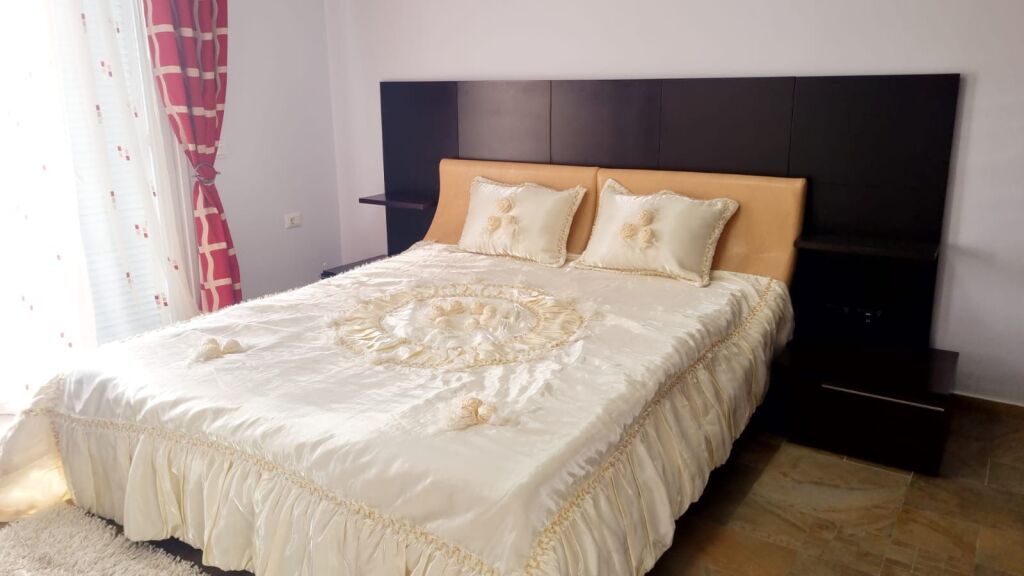 1+1,i mobiluar te vilat amerikane 600 mije leke