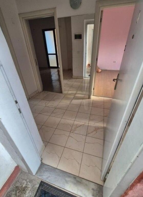 Vendesi Appartamento 2+1 a Myslym Shyr – Palazzo Esistente!