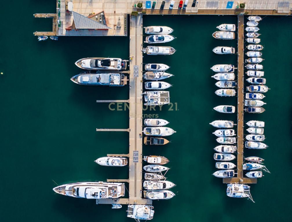 SHESIM VILË ME OBORR, NË KOMPLEKSIN “TURQUOISE MARINA”! 575,000 €