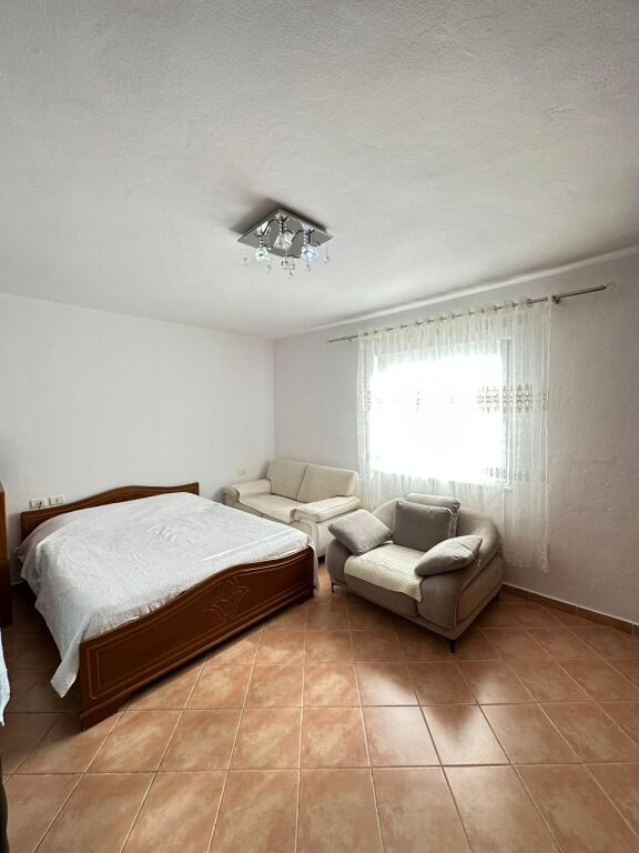 APARTAMENT 2+1 ME QERA TE FRESKU