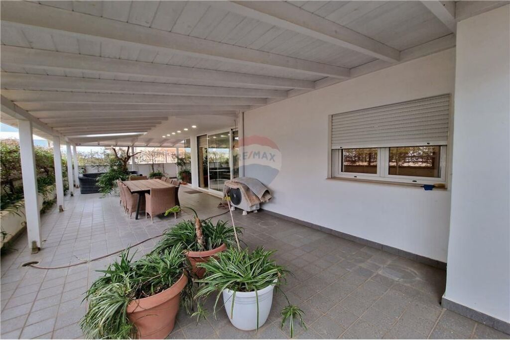 🏡✨ Appartamento di Lusso in Vendita – Lungo Mare, Vlora ✨🌊