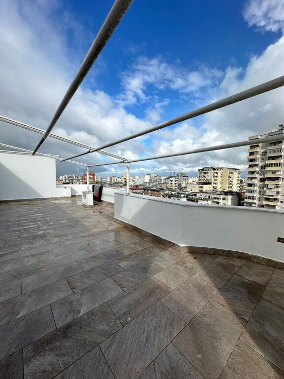 JEPET ME QIRA PAPAFINGO NE QENDER TE DURRESIT! 400 € /Muaj