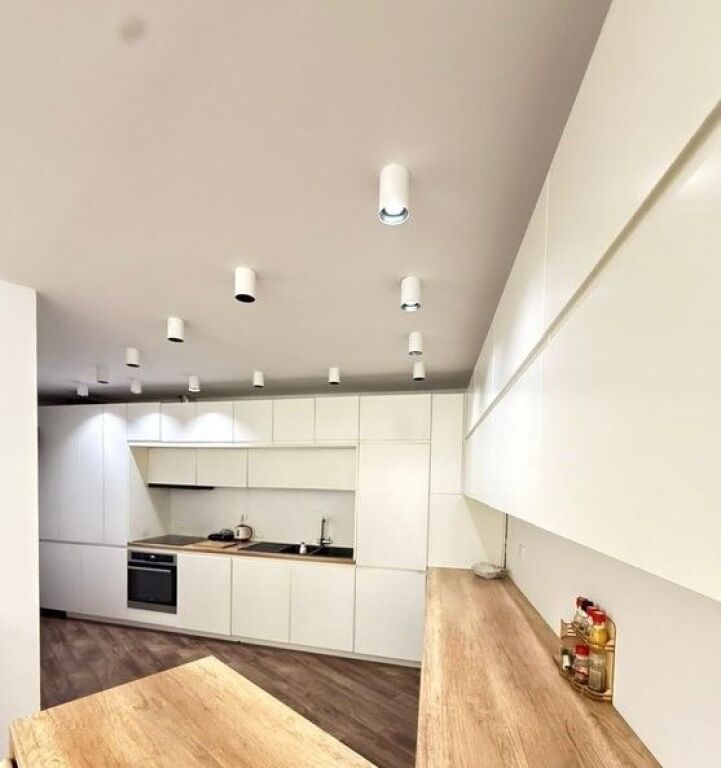 JEPET ME QIRA APARTAMENT 2+1+2 TE FUSHA AVIACIONIT