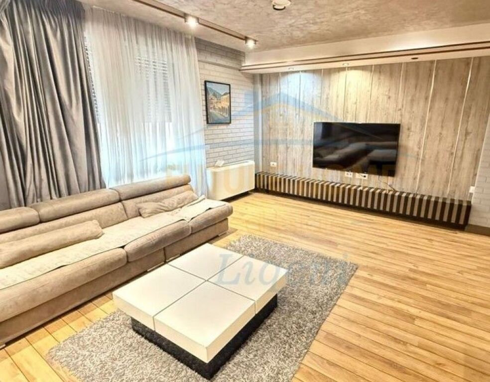 Qera, Apartament 3+1+2, Myslym Shyri, Tiranë.