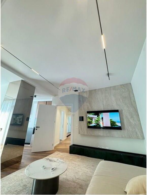 APARTAMENT 3+1+2+2 POSTE PARKIMI TE LAKE VIEW!