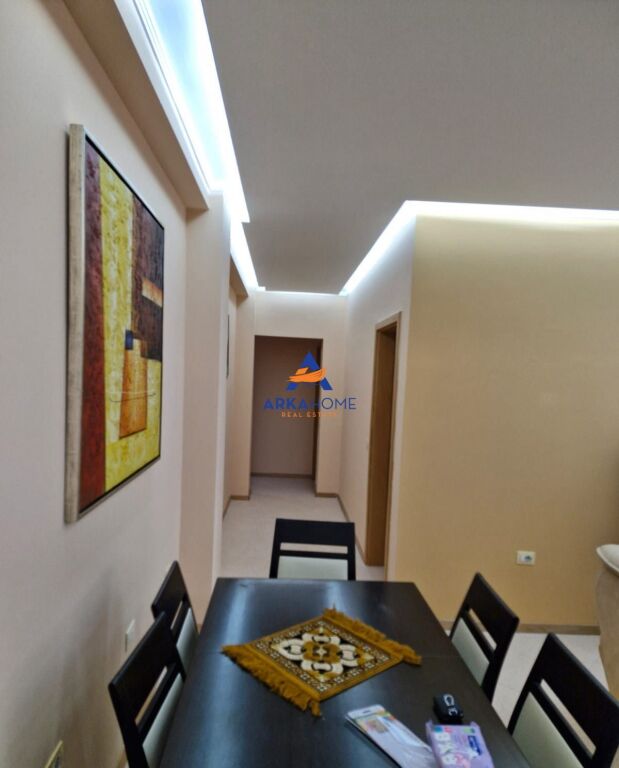 AFFITTASI APPARTAMENTO 2+1+BALCONE "RRUGA E KOSOVAREVE" 750 EURO