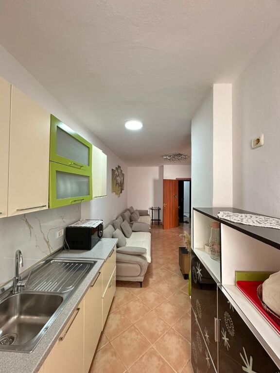 APARTAMENT 2+1 ME QERA TE FRESKU