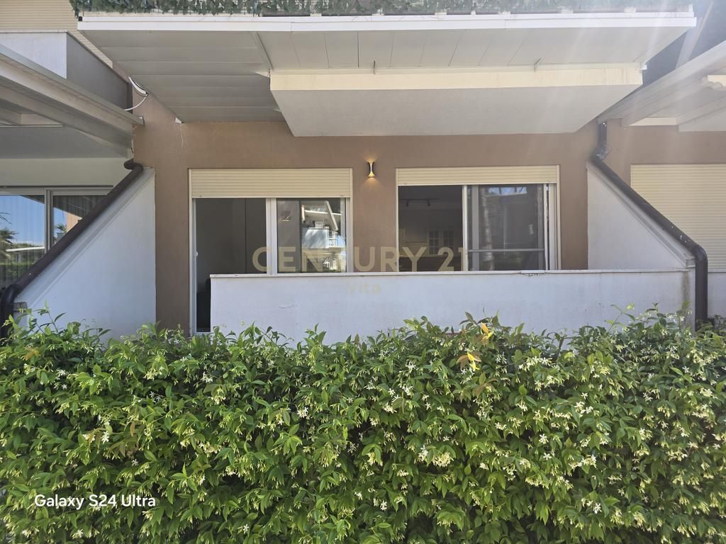 Shitet Apartament 1+1 me Oborr në Gjirin e Lalzit , Durres ! 150,000 €