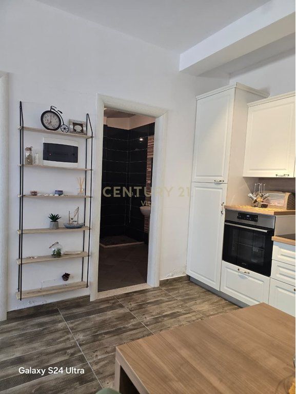 Shitet Apartament 1+1 me Oborr në Gjirin e Lalzit , Durres ! 150,000 €