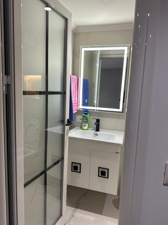 Jepet me qera duplex ne astir