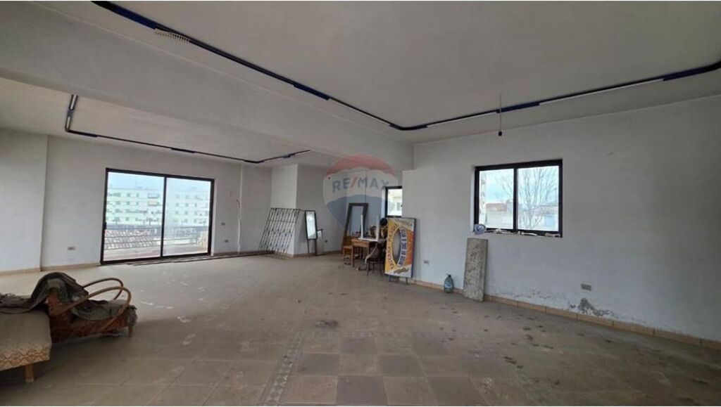 🏡 Vilë – Për Shitje – Rruga Ali Demi, Vlorë