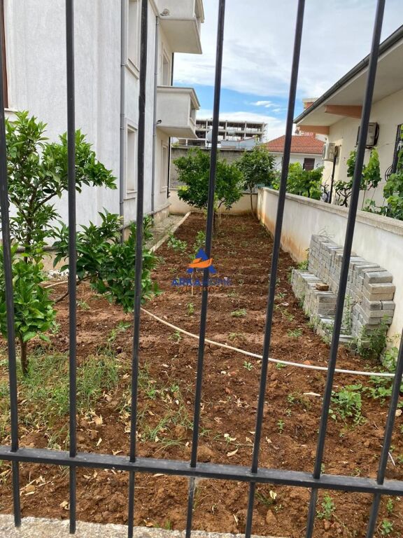 VILLA FOR SALE 414M2 "KOMBINAT" 80,000,000 LEKE