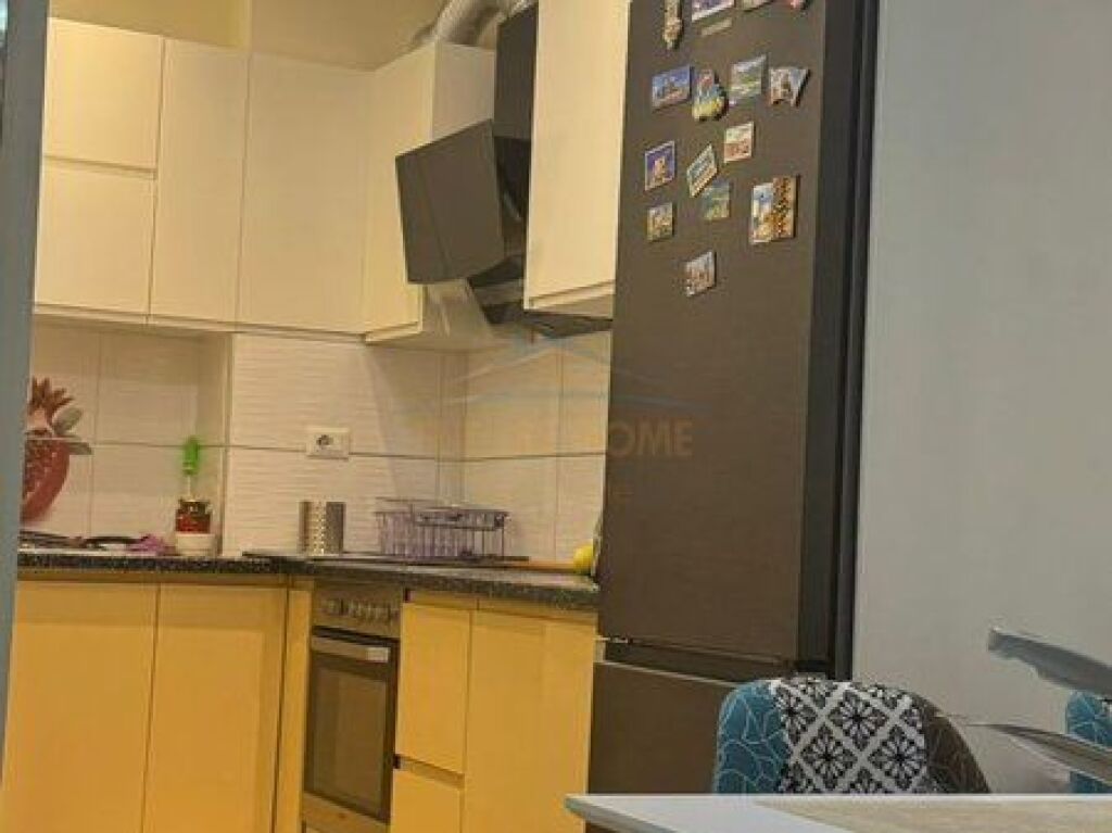 In vendita, Appartamento 1+1, Komuna e Parisit, Tirana.