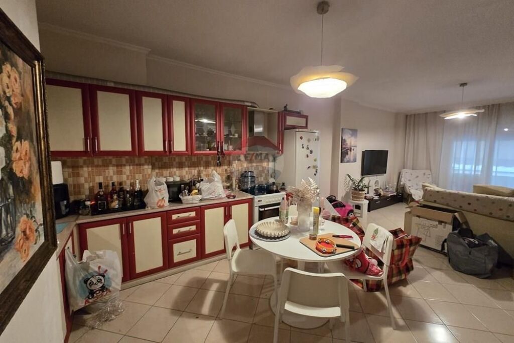 Apartament - Për Shitje - Kthesa e Kamzës, Tiranë(ID: 530411012-174)