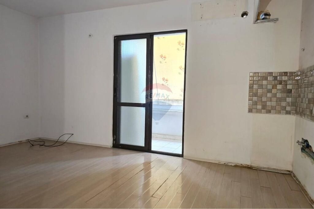 Appartamento 2+1 in vendita a Ishekspozita