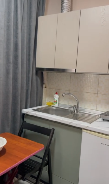 MONOLOCALE IN AFFITTO VIA DURRESIT 37.000 LEKE