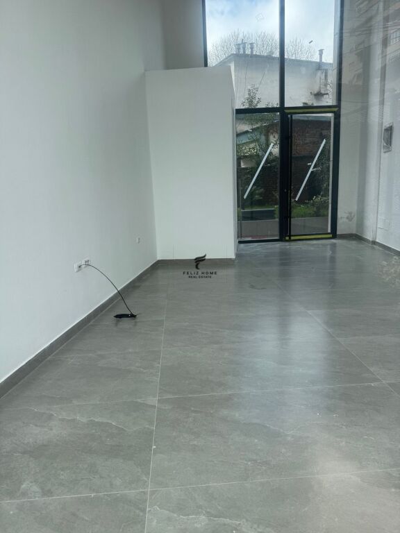 ZYRE ME QERA 35 M2 QENDER 500 EURO