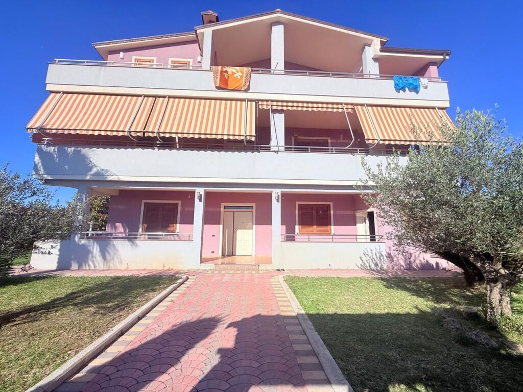 FOR SALE 3 FLOOR VILLA MANEZ DURRES