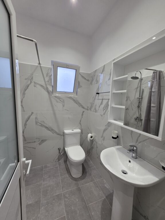 Apartament me qera 1+1 ne astir