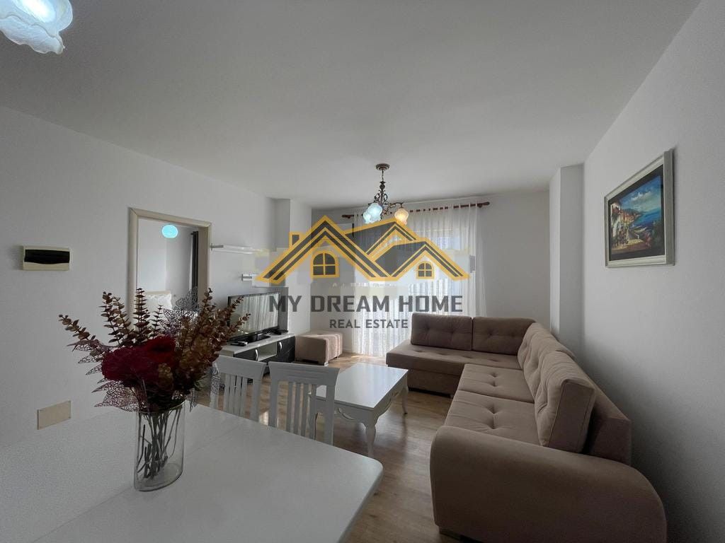 JEPET APARTAMENT 1+1 ME QIRA NE PLAZH HEKURUDHA , DURRES!!