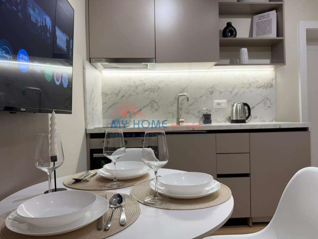 2 Apartament 1+1 ne shitje 21 Dhjetori ne Tirane