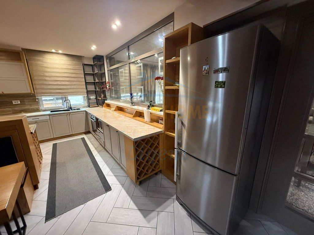 Qera, Apartament 3+1+2, Myslym Shyri, Tiranë