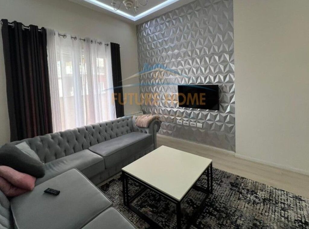 Affitto, Appartamento 2+1, Complesso Golden Park, Tirana.