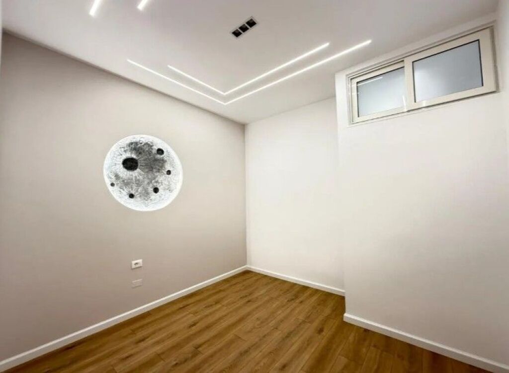 📌Shitet Apartament 2+1 me Ballkon – Pas “2 Palmave”, Astir