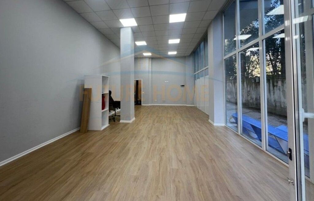 Shitet, Ambient Biznesi, Fresk, Tirane​