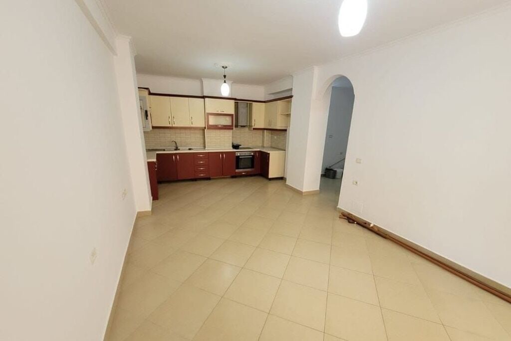 🏢 Appartamento 1+1 in Affitto  📍 Zona: Yzberisht💰 Prezzo: 300€