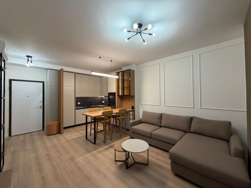 Apartment 1+1 for rent at Komuna e Parisit.