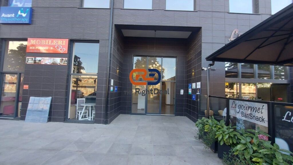 A Oxhaku, al Complesso "ASL", Vendesi Commerciale in Vendita, Investito & con Vista dalla Strada Principale!!