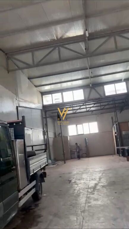 JEPET AMBIENT BIZNESI 800 M2 TE AUT.TR-DR 400.000 LEKE