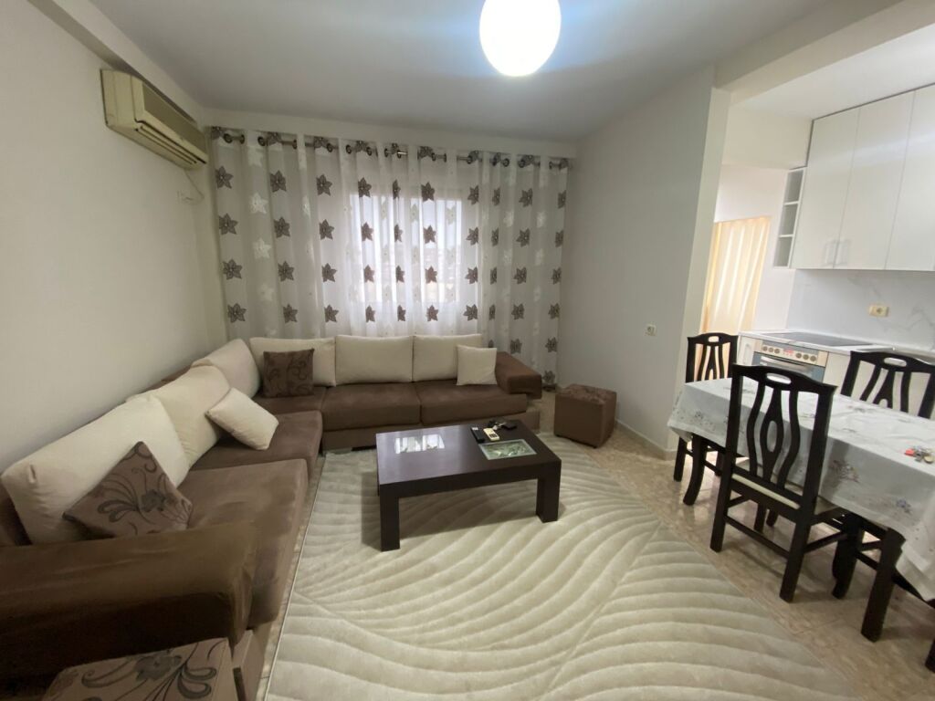 Jepet Apartament me qera