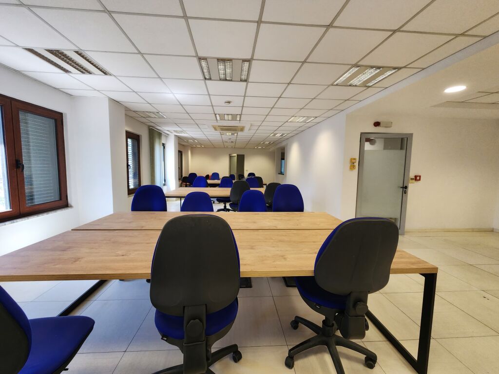 Supreme Office - Amb ideal per Zyre 📍 prb. Delijorgjit - Rr. e Kavajes -- 850m2 | k3, Pllt i Ri