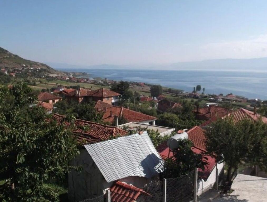 📌Shitet Vilë 2-Katëshe me Pamje nga Liqeni – Pogradec