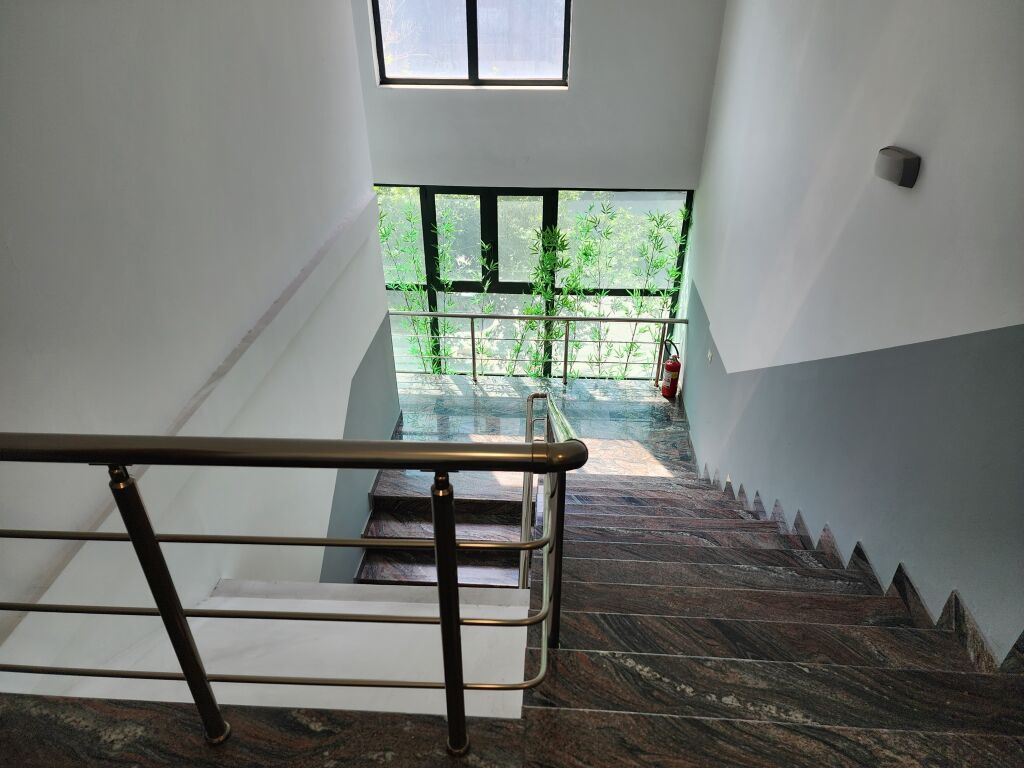 Supreme Office - Amb ideal per Zyre 📍 prb. Delijorgjit - Rr. e Kavajes -- 850m2 | k3, Pllt i Ri