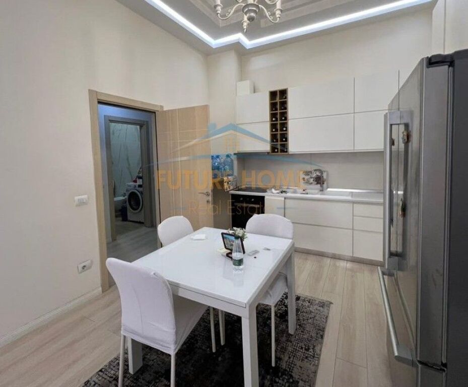 Affitto, Appartamento 2+1, Complesso Golden Park, Tirana.