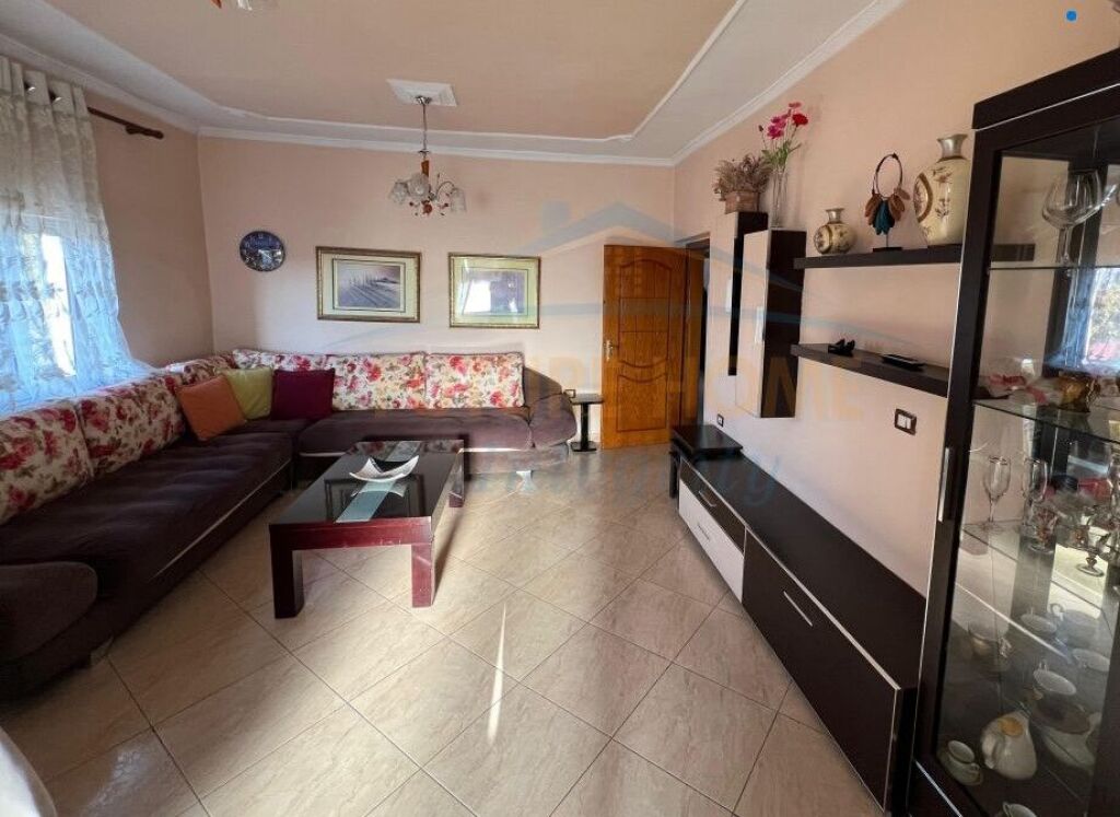 AFFITTASI APPARTAMENTO 1+1 FARMACIA 10