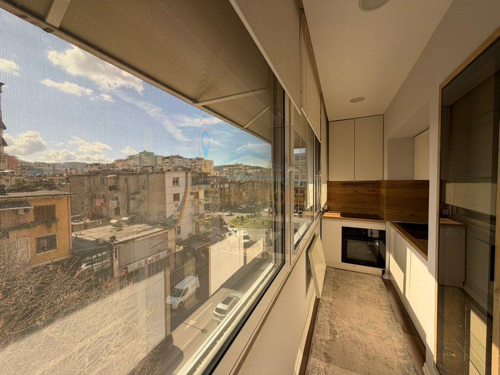 Qira, Apartament 2+1, Sheshi Willson, Tiranë.