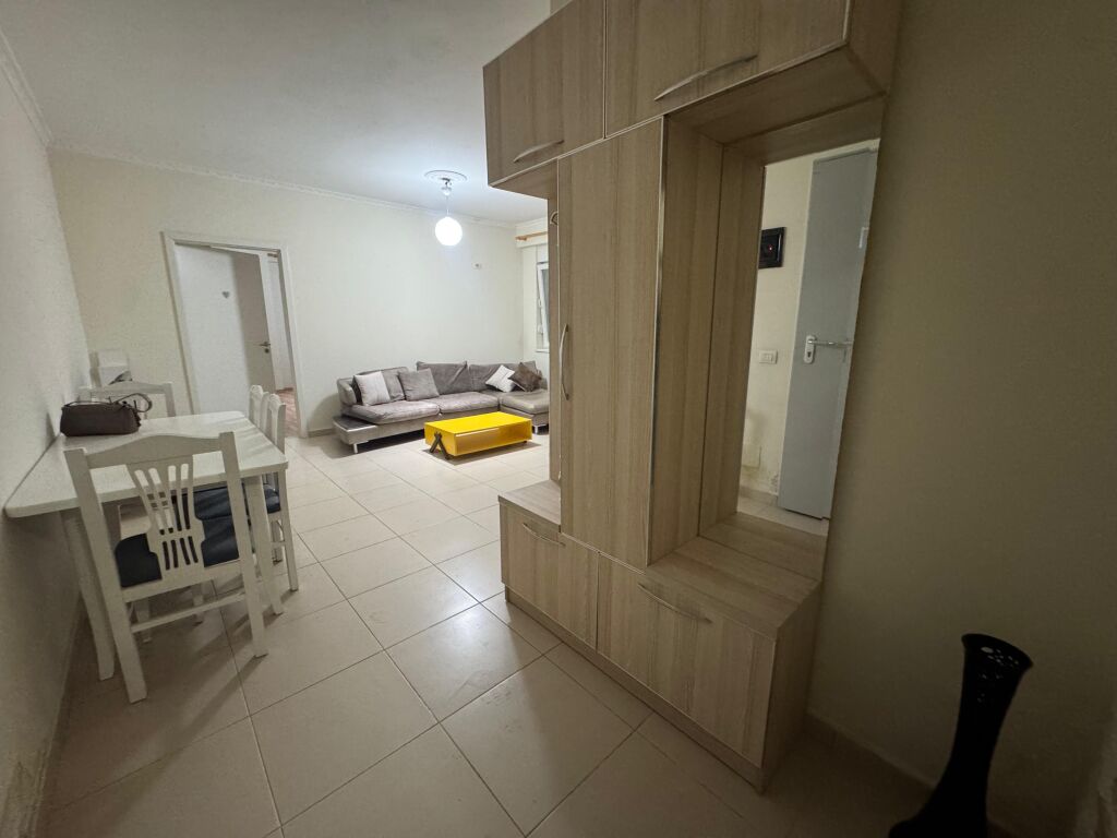 Affittasi 1+1 Via Artan Lenja vicino al complesso Kontakt 21