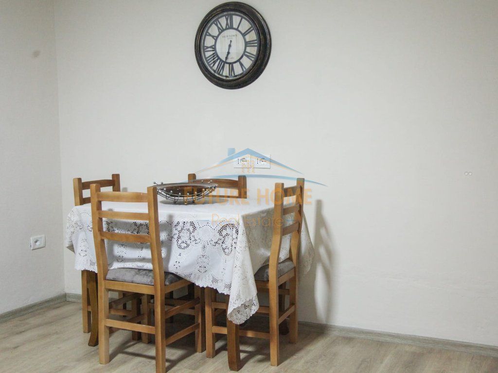 Qera , Apartament 2+1, Rruga Kongresi i Manastirit , Tirane.