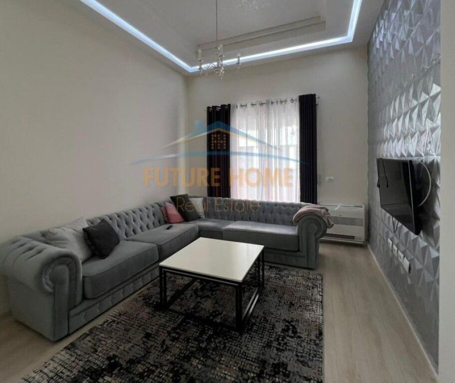 Affitto, Appartamento 2+1, Complesso Golden Park, Tirana.