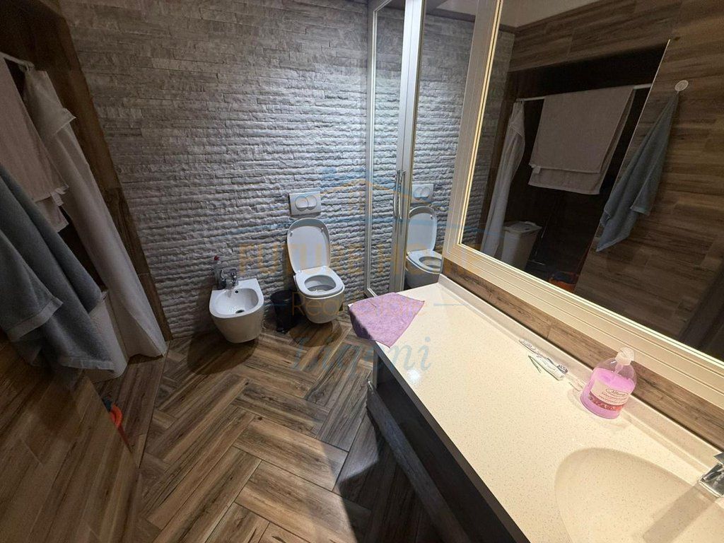 Qera, Apartament 3+1+2, Myslym Shyri, Tiranë