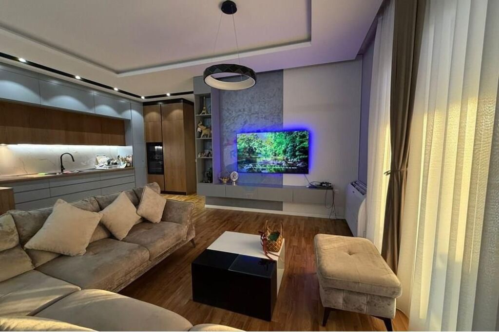 SHITET, APARTAMENT 2+1+2+VERANDE, FRESK, TIRANE.