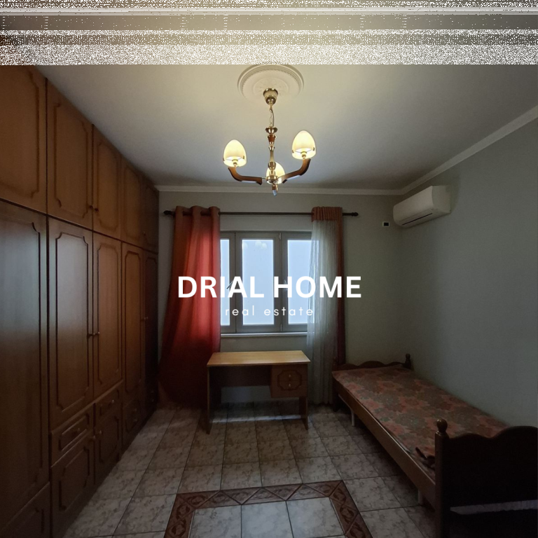 Shtepi private me qera 3+1+oborr