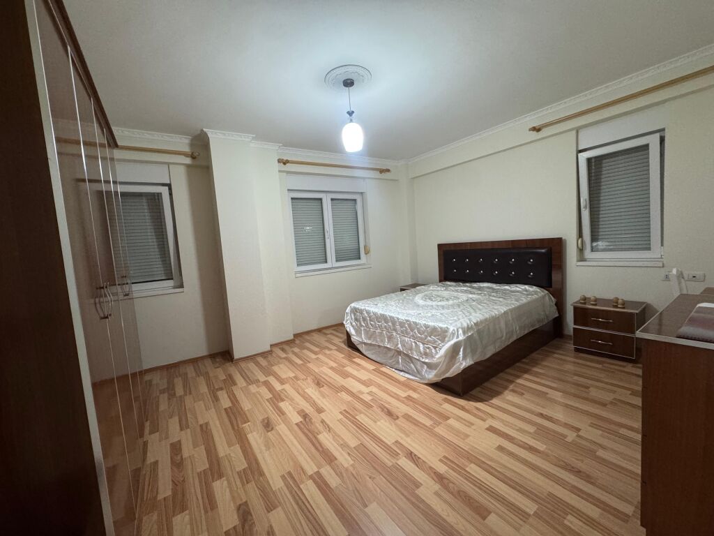 Affittasi 1+1 Via Artan Lenja vicino al complesso Kontakt 21